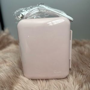 Xo, Sienna Beauty Fridge